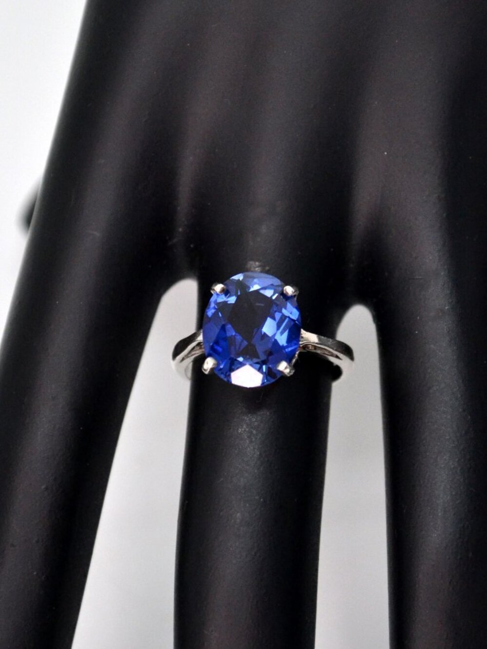 Oval Lab Sapphire statement Solitaire Ring Silver-tone Cathedral setting US 6